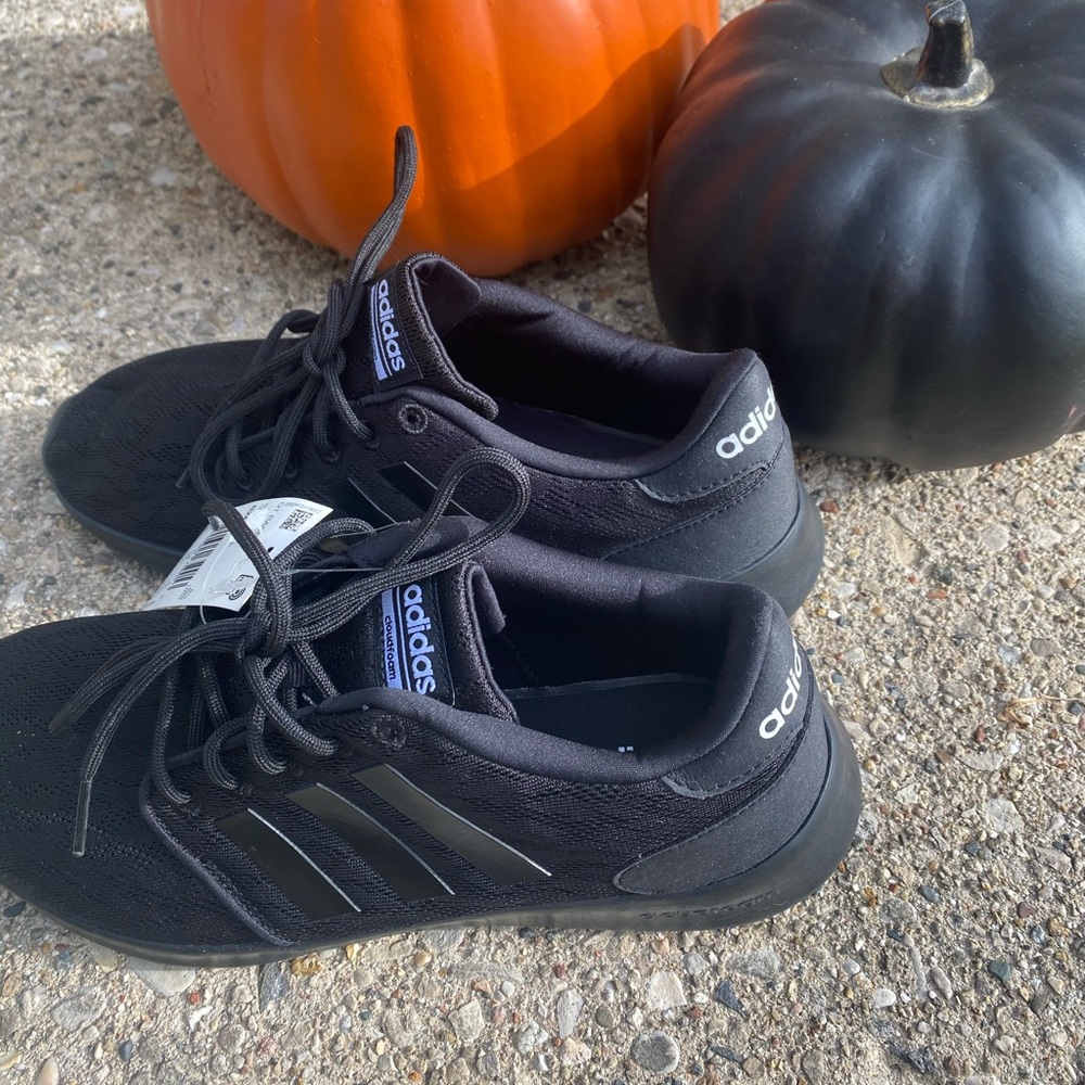 adidas Women's Cloudfoam Qt Racer Running Shoe NWT size 8